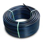 لفة أنابيب بلاستيك HDPE ضغط 4 بار PE 80 قطر خارجي 90 مم SDR 33 أسود مع خط أزرق