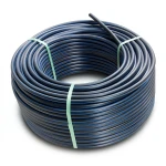 لفة أنابيب HDPE ضغط 6 بار PE 80 قطر خارجي 50 مم SDR 22 أسود مع خطوط زرقاء