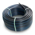 لفة أنابيب HDPE ضغط 4 بار PE 80 قطر خارجي 50 مم SDR 33 أسود مع خط أزرق