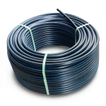 لفة أنابيب HDPE ضغط 6 بار PE 80، قطر خارجي 125 مم SDR 22 أسود مع خط أزرق