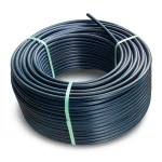 لفة أنابيب HDPE ضغط 10 بار PE 80 قطر خارجي 40 مم SDR 13.6 أسود مع خطوط زرقاء