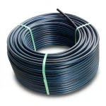 لفة أنابيب بلاستيك HDPE ضغط 12.5 بار PE 80 قطر خارجي 40 مم SDR 11 لون أسود مع خط أزرق