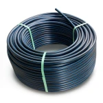 لفة أنابيب بلاستيك HDPE ضغط 12.5 بار PE 80 قطر خارجي 75 مم SDR 11 أسود مع خط أزرق