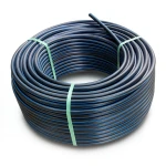 لفة أنابيب HDPE ضغط 12.5 بار PE 80 قطر خارجي 160 مم SDR 11 أسود مع خط أزرق
