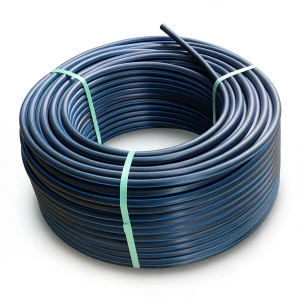 لفة أنابيب HDPE ضغط 12.5 بار PE 80 قطر خارجي 110 مم SDR 11 أسود مع خطوط زرقاء