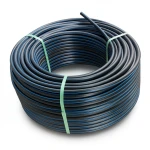 لفة أنابيب HDPE ضغط 16 بار PE 80 قطر خارجي 63 مم SDR 9 أسود مع خط أزرق