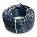 لفة أنابيب بلاستيك HDPE ضغط 12.5 بار PE 100 قطر خارجي 125 مم SDR 13.6 أسود مع خط أزرق