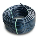 لفة أنابيب بلاستيك HDPE ضغط 16 بار PE 80 قطر خارجي 75 مم SDR 9 أسود مع خطوط زرقاء