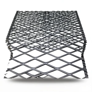 Hot Rolled Black Steel Expanded Metal Mesh Thickness 1.4 mm Width 2.44 m Length 2 m