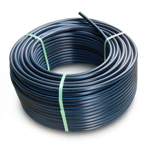 لفة أنابيب بلاستيك HDPE ضغط 20 بار PE 100 قطر خارجي 32 مم SDR 9 أسود مع خط أزرق