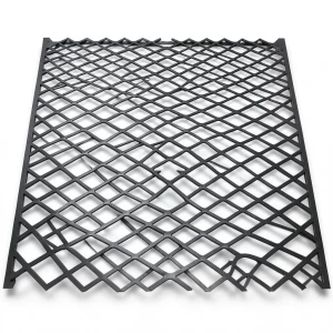 Hot Rolled Black Steel Expanded Metal Mesh Thickness 3 mm Width 2.44 M Length 4 M