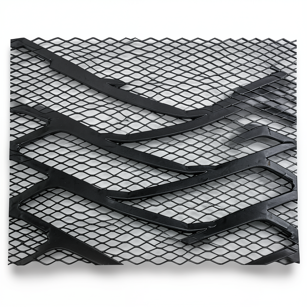 Hot Rolled Expanded Metal Mesh Momawaj Thickness 1.5 mm Size 1.22×5 meter