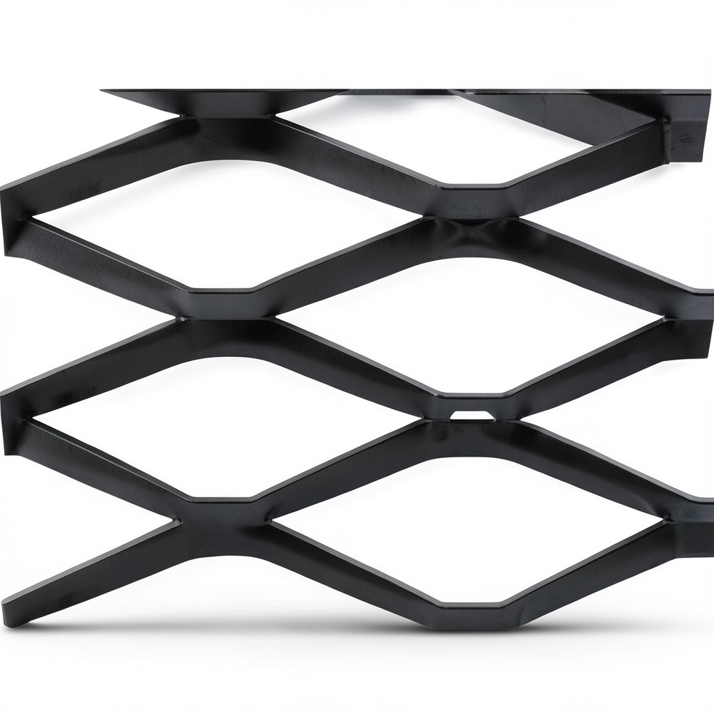Hot Rolled Black Steel Expanded Metal Mesh Bahri 2.8 mm Thickness 2.44 m Width 5 m Length