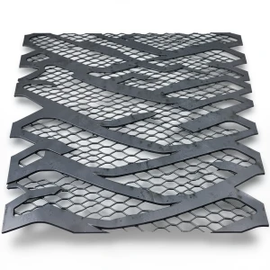 Hot Rolled Expanded Metal Mesh Momawaj Thickness 4.8 mm Width 1.22 m Length 2 m
