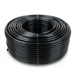 لفة أنابيب HDPE ضغط اسمي 6 بار PE 80 قطر خارجي 32 مم سماكة 1.8 مم لون أسود