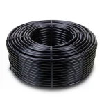 لفة أنابيب HDPE ضغط اسمي 6 بار PE 80 قطر خارجي 32 مم سماكة 1.8 مم لون أسود