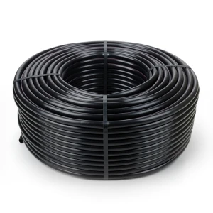 لفة أنابيب بلاستيك HDPE ضغط 3.2 بار PE 80، قطر خارجي 90 مم، سماكة 2.8 مم، أسود