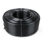 لفة أنابيب HDPE ضغط 12.5 بار PE 80 قطر 32 مم SDR 11 سماكة 2.9 مم أسود