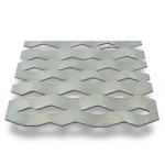 Hot Rolled Expanded Metal Sheet Thickness 1.7 mm Width 2.44 M Length 7 M, Drie Form