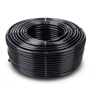 لفة أنابيب HDPE ضغط 16 بار PE 80 قطر خارجي 32 مم سماكة 4.4 مم لون أسود