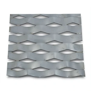 Hot Rolled Expanded Metal Sheet 2.3 mm Thickness, 2.44 M Width, 6 M Length, Drie Design