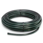 لفة أنابيب HDPE ضغط 4 بار PE 63 قطر خارجي 40 مم SDR 26 لون أسود مع خط أخضر
