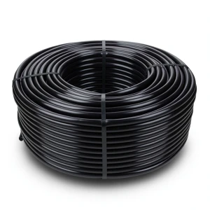 لفة أنابيب بلاستيك HDPE ضغط 10 بار PE 80 قطر خارجي 90 مم سمك 6.7 مم لون أسود