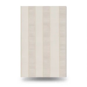 ورق جداري ايطالي لون بيج شاحب تصميم مقلم، مقاس 10 م×0.73 م