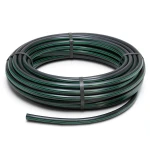 لفة أنابيب بلاستيك HDPE ضغط 15.9 بار PE 63 قطر خارجي 32 مم SDR 7.4 أسود مع خط أخضر