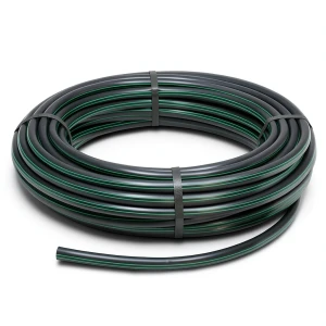 لفة أنابيب بلاستيك HDPE ضغط 15.9 بار PE 63 قطر خارجي 32 مم SDR 7.4 أسود مع خط أخضر