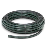 لفة أنابيب HDPE ضغط اسمي 3.9 بار PE63 قطر خارجي 90 مم SDR 21 لون أسود مع خطوط خضراء