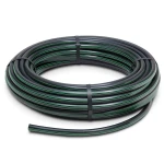 لفة أنابيب بلاستيك HDPE ضغط 15.7 بار PE 63 قطر خارجي 32 مم SDR 6 أسود مع خطوط خضراء