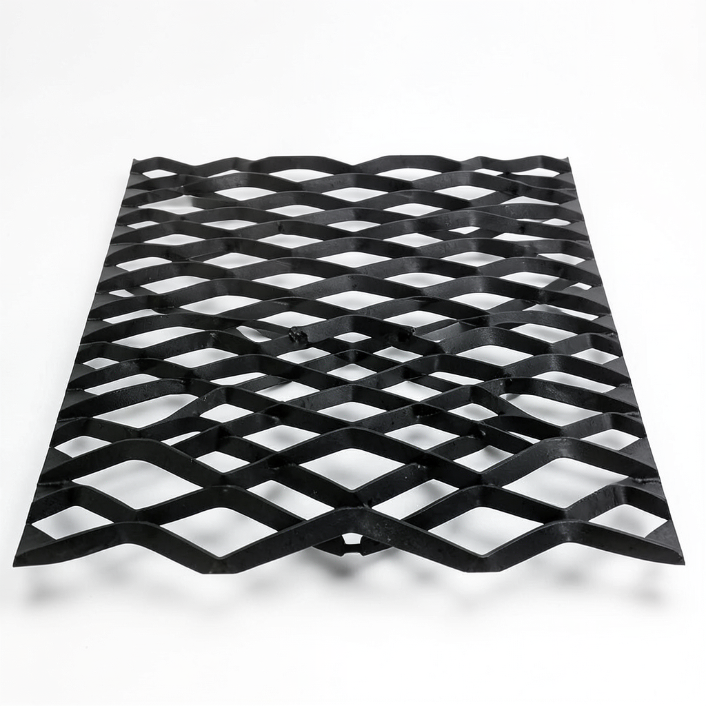 Hot Rolled Black Steel Expanded Metal Mesh Mazyoon 1.8 mm Thickness 2.44 m Width 6 m Length