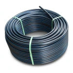 لفة أنابيب بلاستيك HDPE ضغط 4 بار PE 100 قطر خارجي 90 مم SDR 33 أسود مع خط أزرق