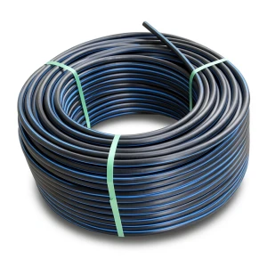 لفة أنابيب HDPE ضغط 9.9 بار PE 100، قطر خارجي 90 مم SDR 13.6 أسود مع خطوط زرقاء