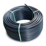 لفة أنابيب بلاستيك HDPE ضغط 9.9 بار PE 100 قطر خارجي 140 مم SDR 13.6 أسود مع خطوط زرقاء