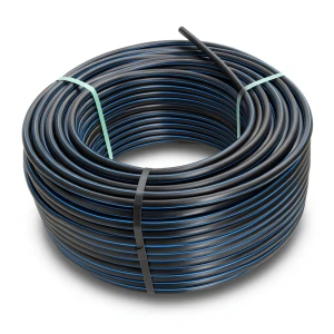 لفة أنابيب بلاستيك HDPE ضغط 15.6 بار PE 100 قطر خارجي 32 مم SDR 9 أسود مع خط أزرق