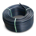 لفة أنابيب HDPE ضغط 15.6 بار PE 100 قطر خارجي 50 مم SDR 9 أسود مع خطوط زرقاء