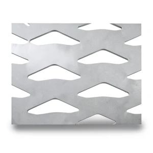 Hot Rolled Expanded Metal Mesh Memari Shape 5.8mm Thickness 2.44m Width 2m Length Bait Al Tatawor