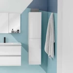 كابينة جانبية معلقة على الحائط ، لون  أبيض