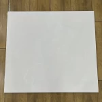 أرضيات سيراميك إماراتي، لون رمادي فاتح، حجم 83.50×83.50 سم ، تصميم ساده 