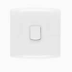 مفتاح كهرباء مفرد  10  امبير  ألف براند الفنار مقاس 7×7 سم لون ابيض 