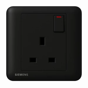 فيش كهرباء مفرد 13 امبير مع مفتاح تشغيل ومؤشر 86×86 مم، اسود، 250 فولت | Siemens (دلتا سيتا)
