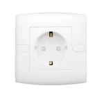 فيش شوكو  مع سدادات حماية 16 أمبير الفنار موديل ألف كلاسيك المقاس  7x7 اللون الأبيض