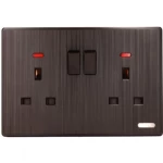 فيش مجوز مع مفتاح، 220 فولت، قدرة 13 أمبير، مقاس 14 × 7 سم، لون أسود مطفي 