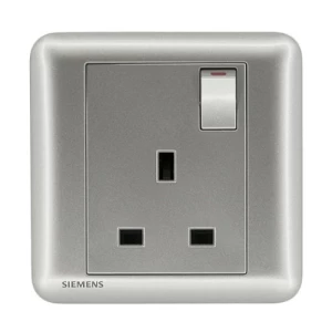 فيش كهرباء مفرد 13 امبير مع مفتاح تشغيل ومؤشر، فضي داكن، 86×86 مم، 250 فولت | Siemens (Delta Seata)