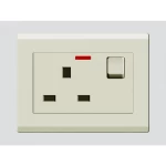 فيش ثلاثي بلمبة بيان، ماركة آرت دي إن أيه، مقاس 7×7 سم، لون بيج، 13 أمبير