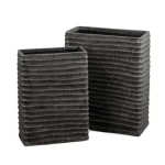 حوض زرع زينة بوليريسين اسمنتي، أبعاد 68×27×56 سم، لون رمادي غامق، شكل مستطيل طولي