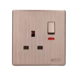 فيش مع مفتاح، 220 فولت، قدرة 13 أمبير، مقاس 7× 7 سم، لون رمادي مطفي 