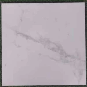 بلاط سيراميك إماراتي بنقش معرج مقاس 41.50×41.50 سم لون رمادي فاتح | Emirati